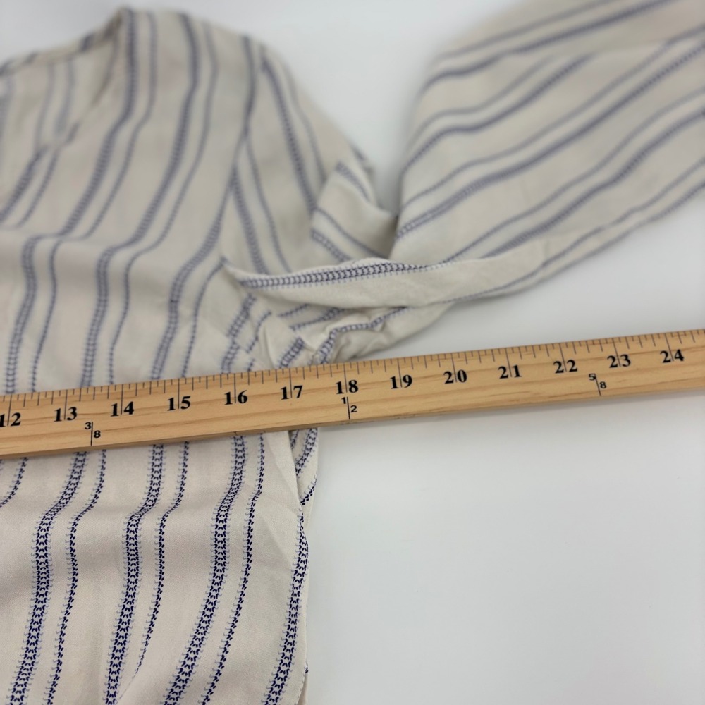 Arizona Jean Co Womens Cream Blue Striped Bell Sleeve‎ Button Front Top Medium - Picture 4 of 8